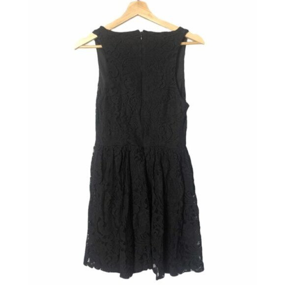 Francesca's Lace Heart Embroidered Dress M - Picture 3 of 7